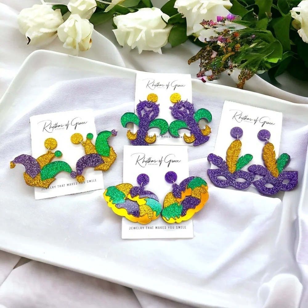 Glittering Crawfish Earrings – A Mardi Gras Must-Have! 🦞NWT 💜💚💛